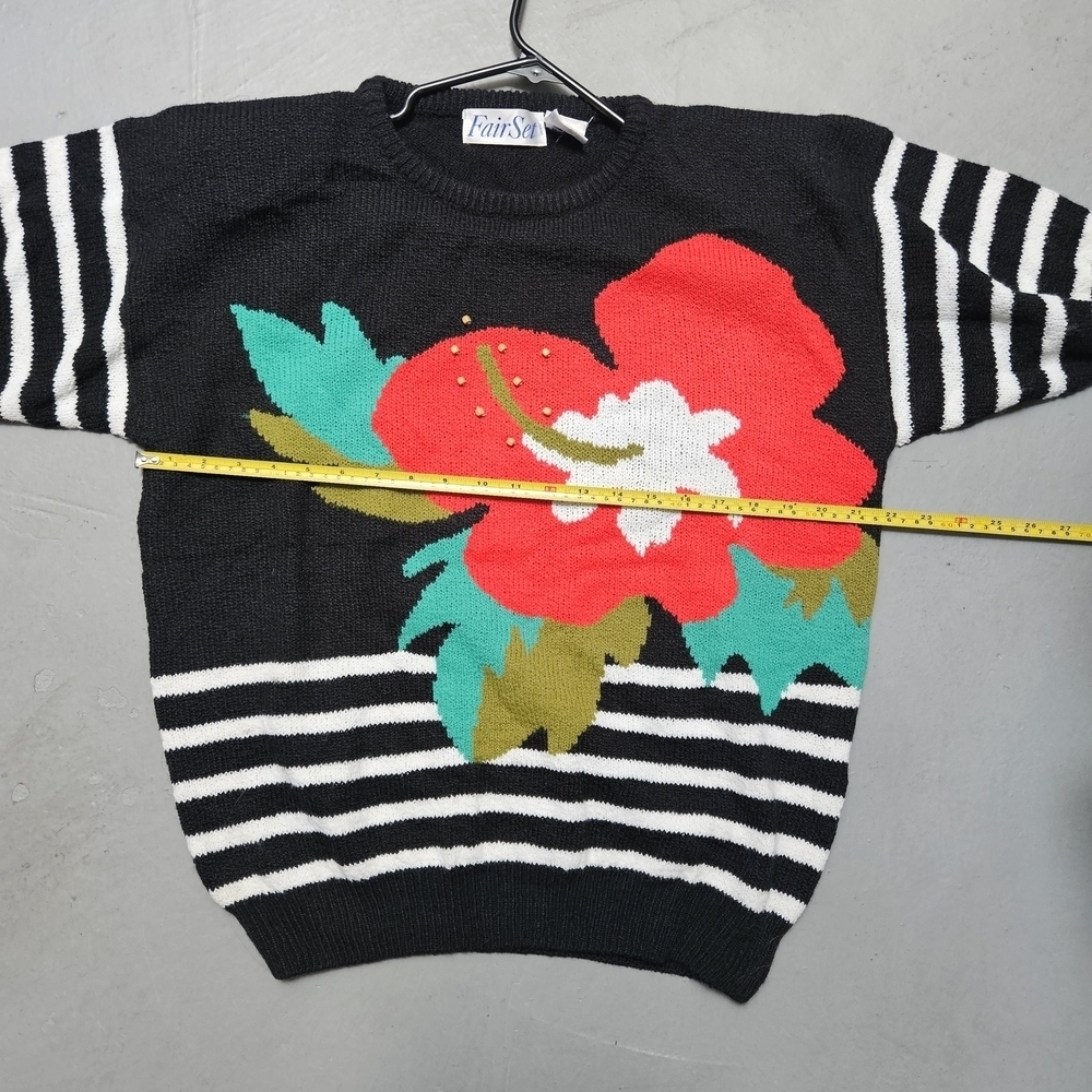 Vintage Fair Set Black and White Sz L Striped Knitted Sweater with Floral Design - Picture 9 of 10